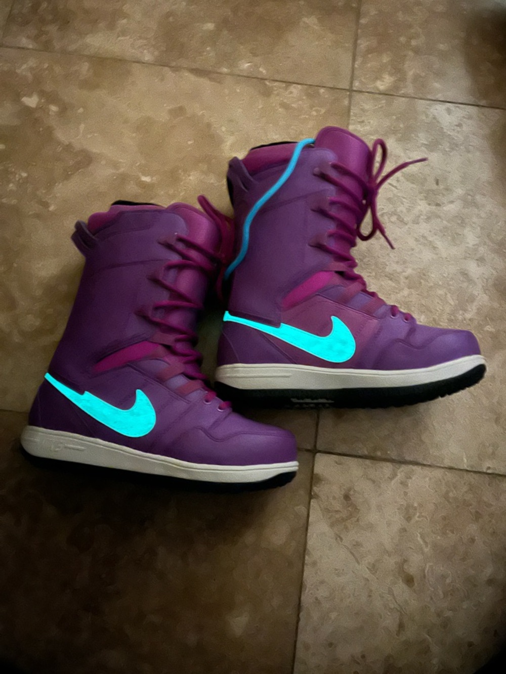 Nike Vapen Women’s Snowboard Boots: 6.5